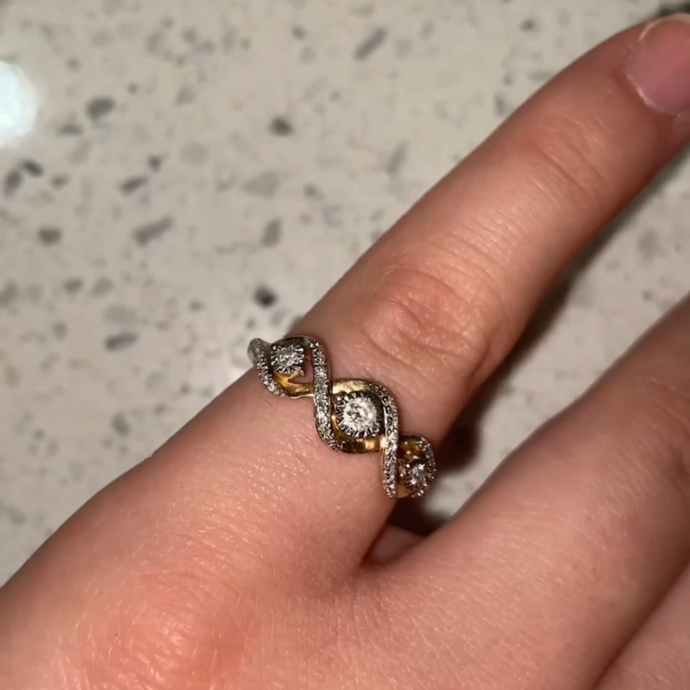 10k Gold Diamond Ring